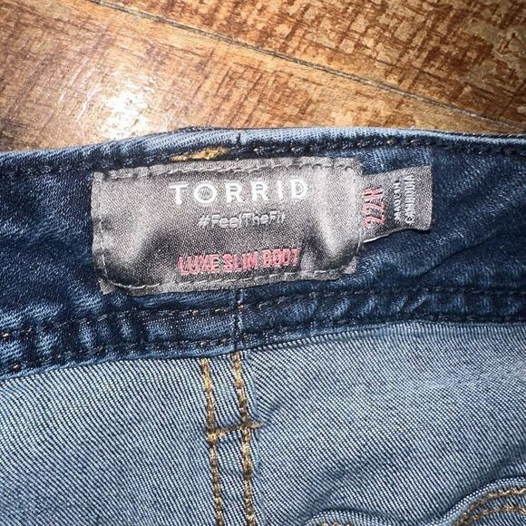 Torrid dark wash size 22R Luxe slim Boot cut western jeans - Picture 3 of 5